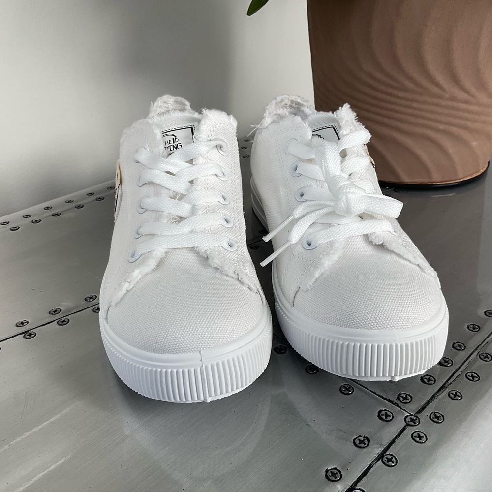 NEW White Canvas Sneakers - Picture 5 of 7